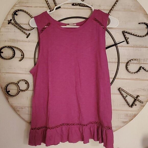 Ruffle back tank    - Picture 1 of 6